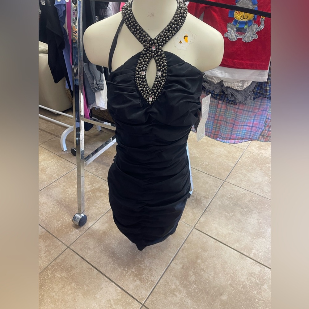Women’s cachet dress new
